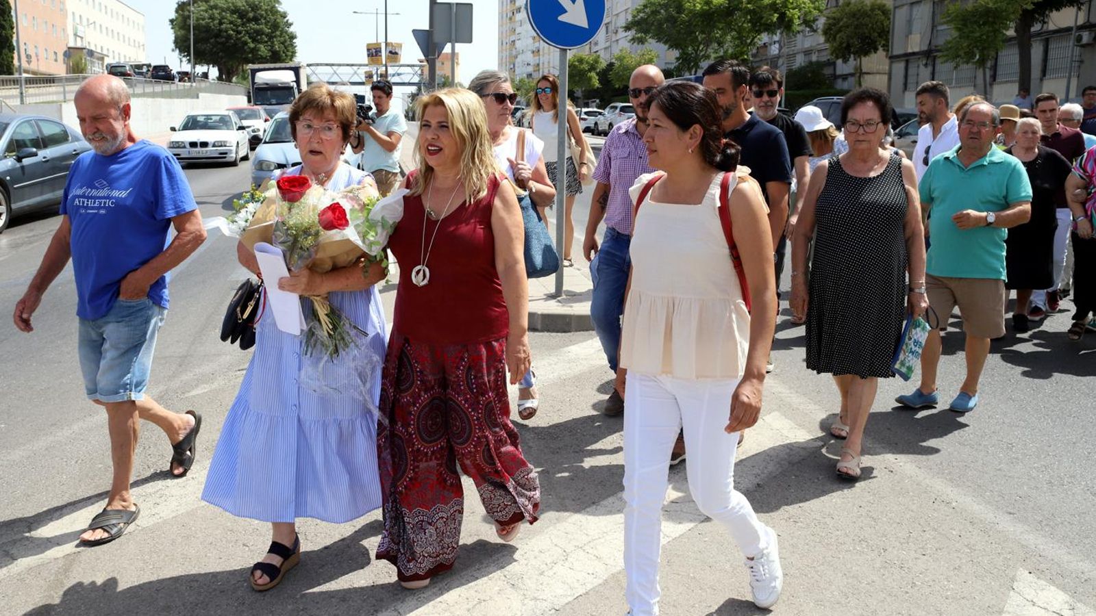 Inauguración de la escultura en la rotonda SOS Bebés Robados de Jerez.