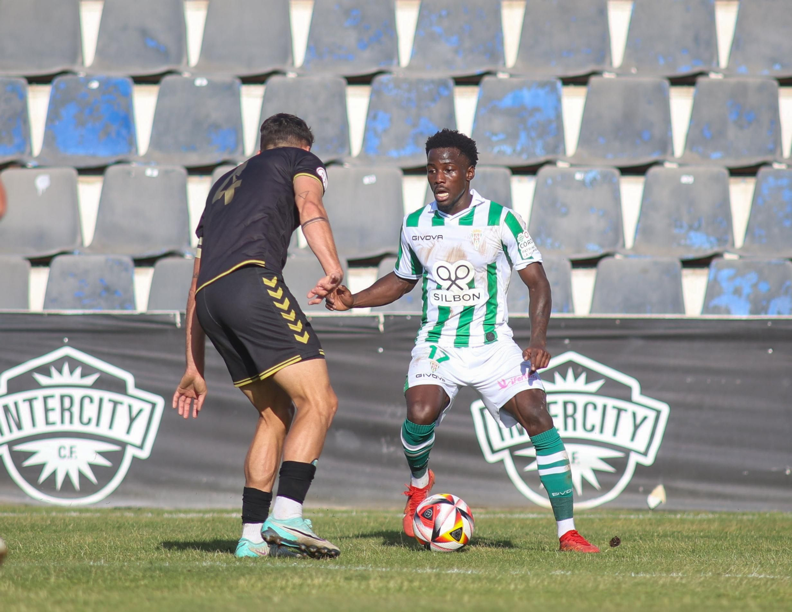 Las mejores fotos del Intercity - Córdoba CF en el Antonio Solana de Alicante