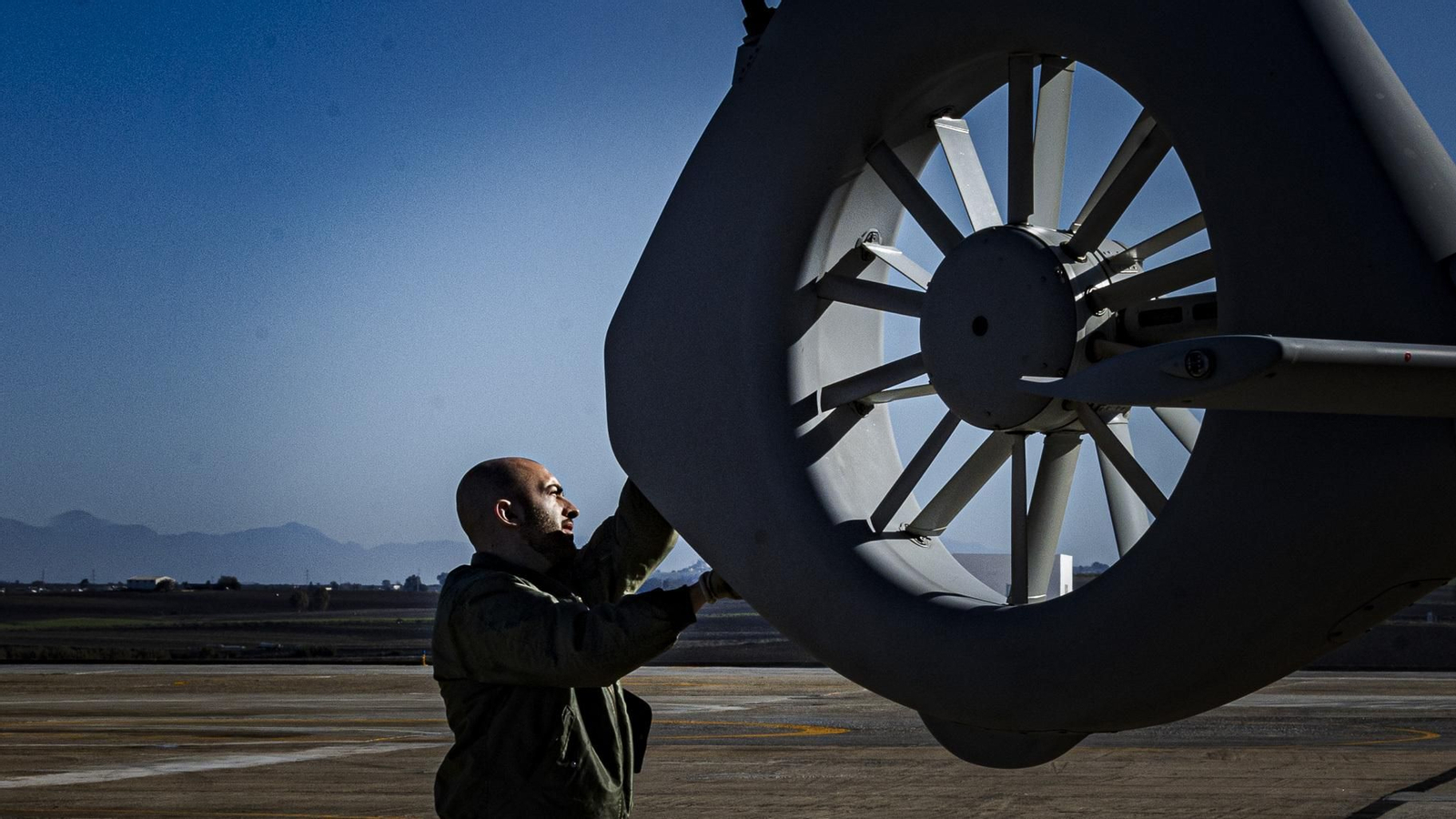 Armada: La nueva Duodécima escuadrilla de la Flotilla de Aeronaves, en imágenes