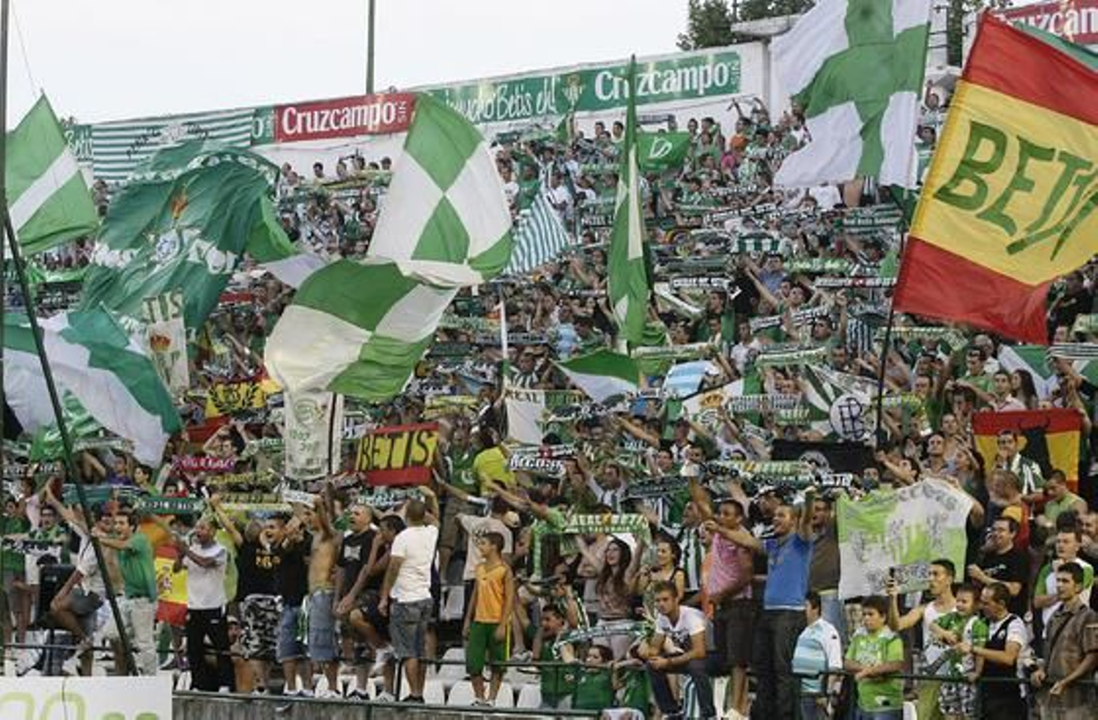 Pavone y Jonathan Pereira dan al Betis tres valiosos puntos para el ascenso.

Foto: Antonio Pizarro