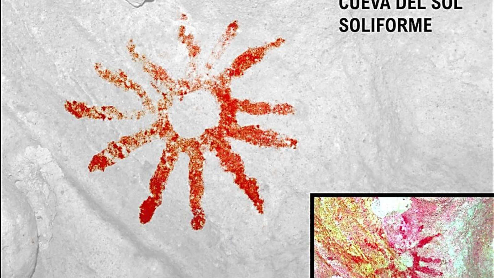 Un motivo soliforme, en el primer panel.