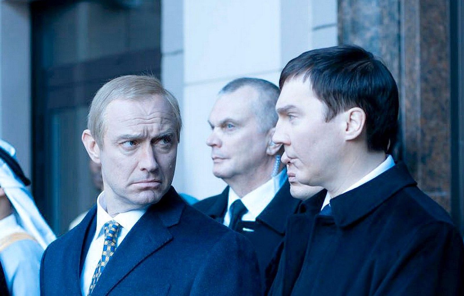 Jude Law y Paul Dano en una imagen del filme de Assayas.