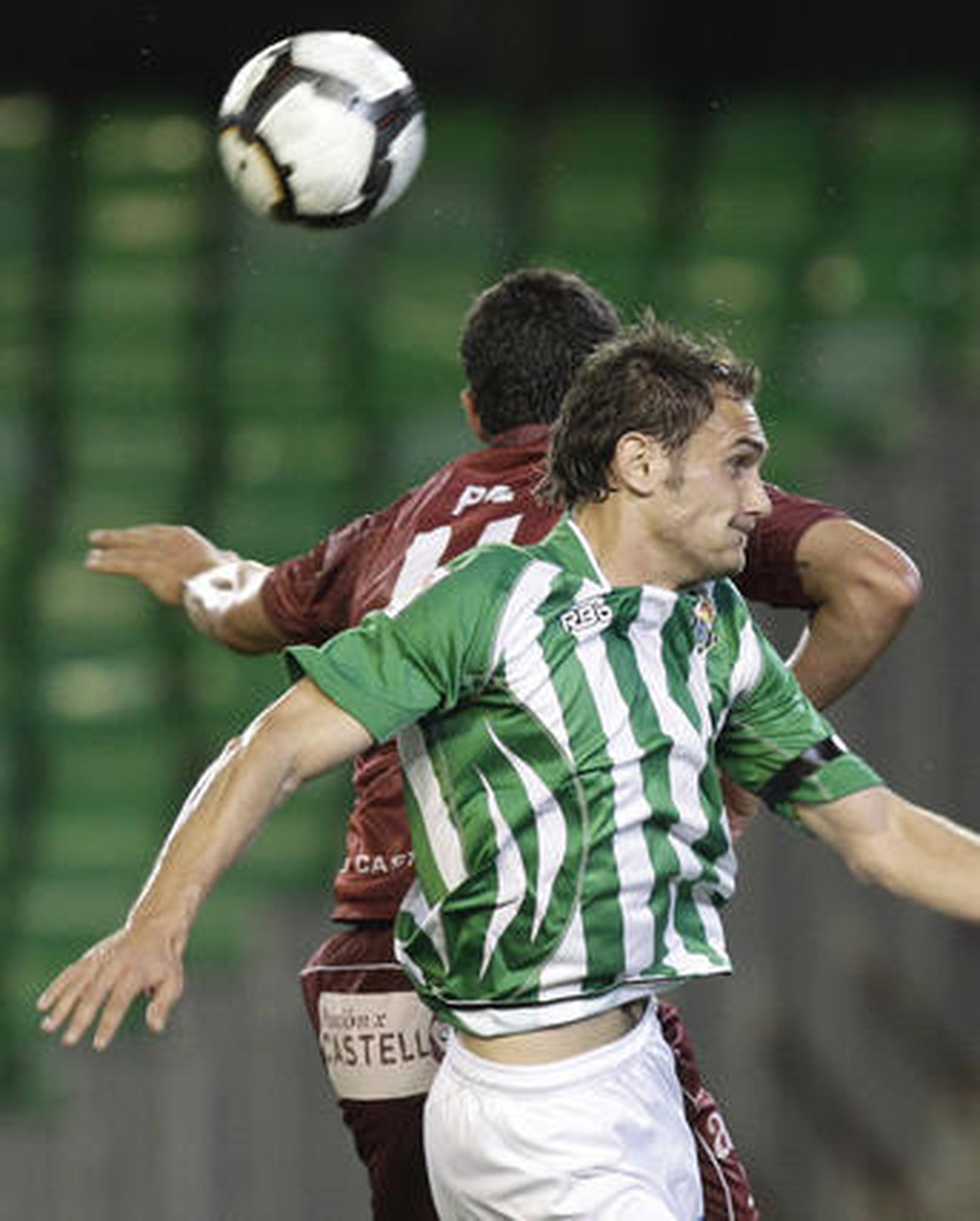 El Betis gana al Castellón en uno de sus partidos más flojos con Víctor Fernández. / Antonio Pizarro