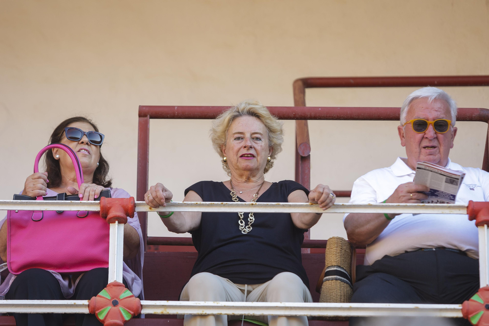 Búscate en la corrida de toros de El Puerto con Escribano, Morilla y Pinar
