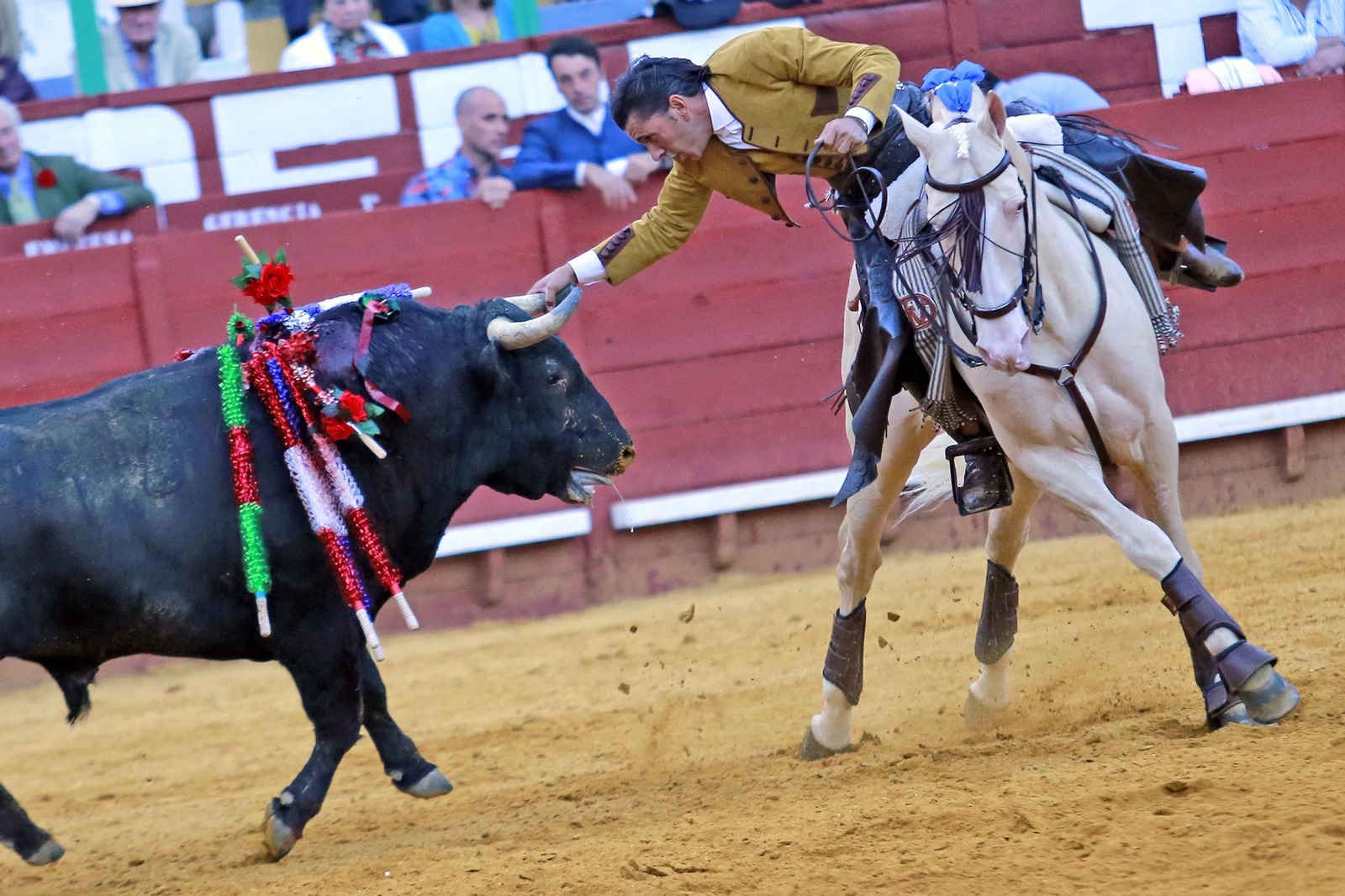 Corrida de Rejones en la plaza de Toros de Jerez