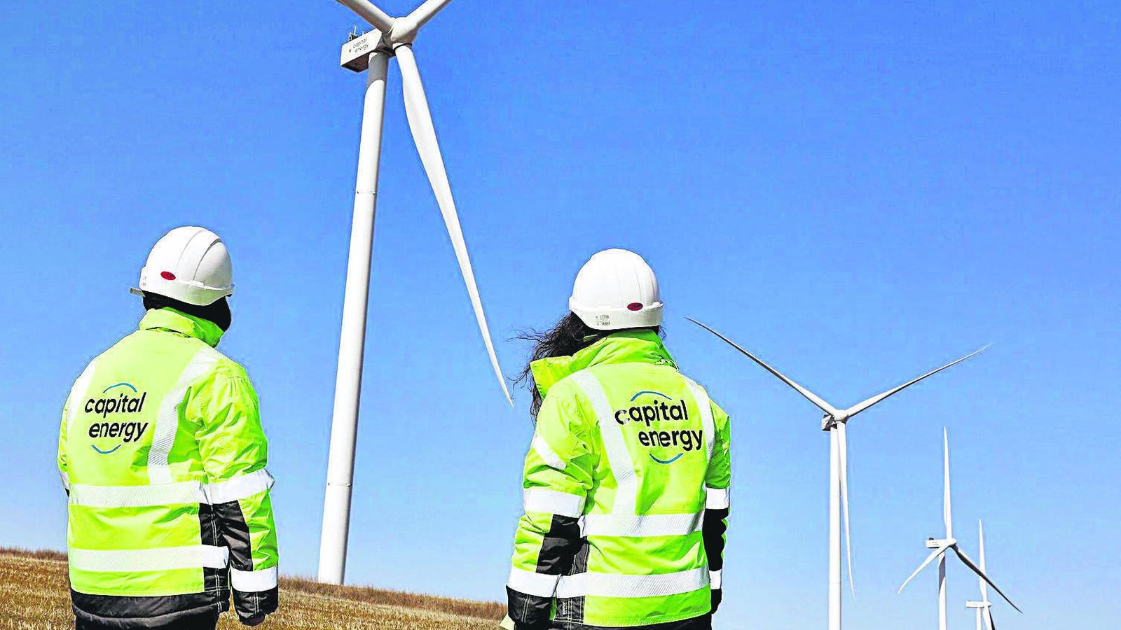 Trabajadoras en un Paruqe Eólico de Capital Energy.