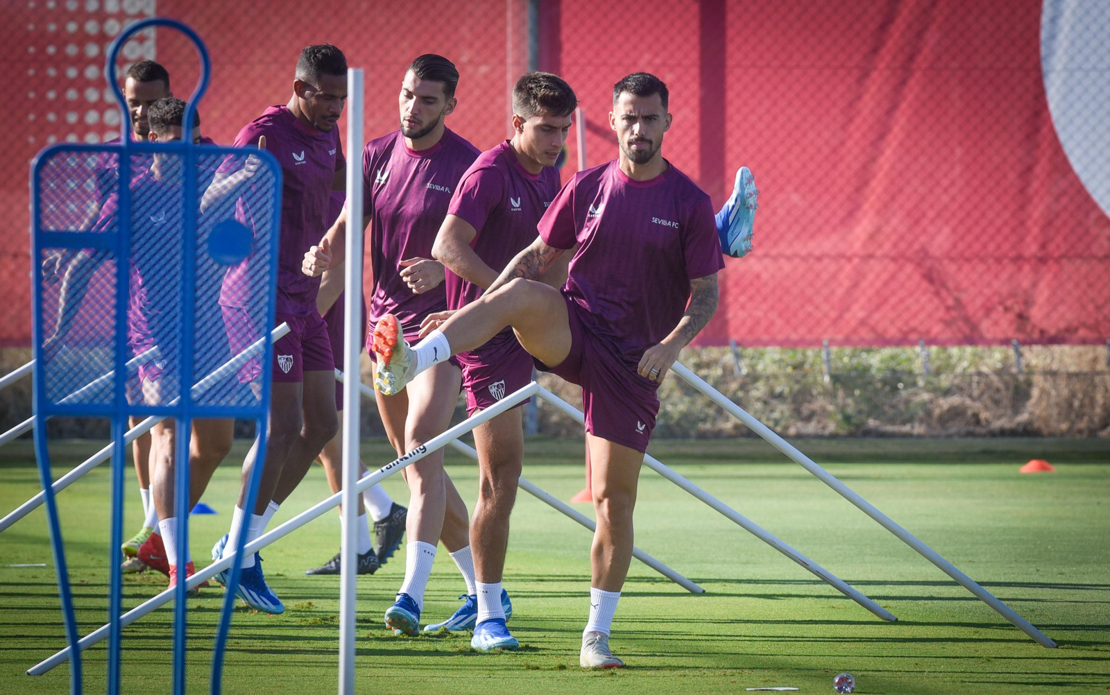 Suso encabeza un grupo con Gattoni, Rafa Mir y Fernando, entre otros jugadores.