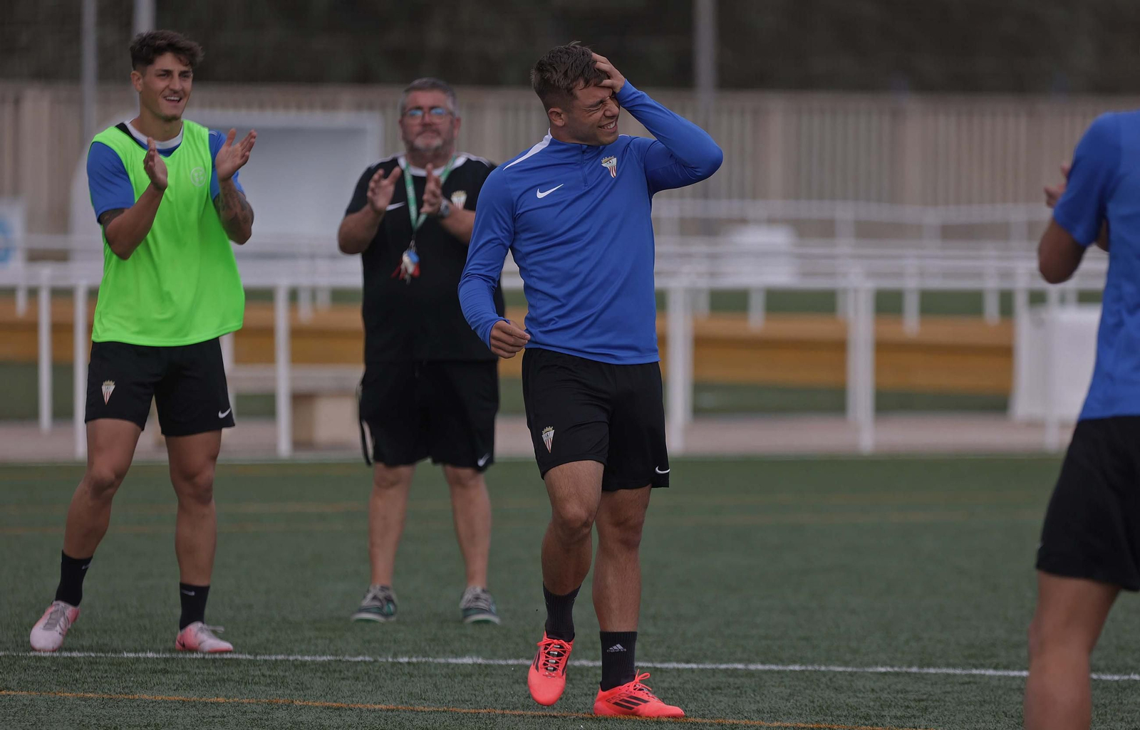 Fotos del entrenamiento del Algeciras CF en La Menacha Fotos del entrenamiento del Algeciras CF en La Menacha