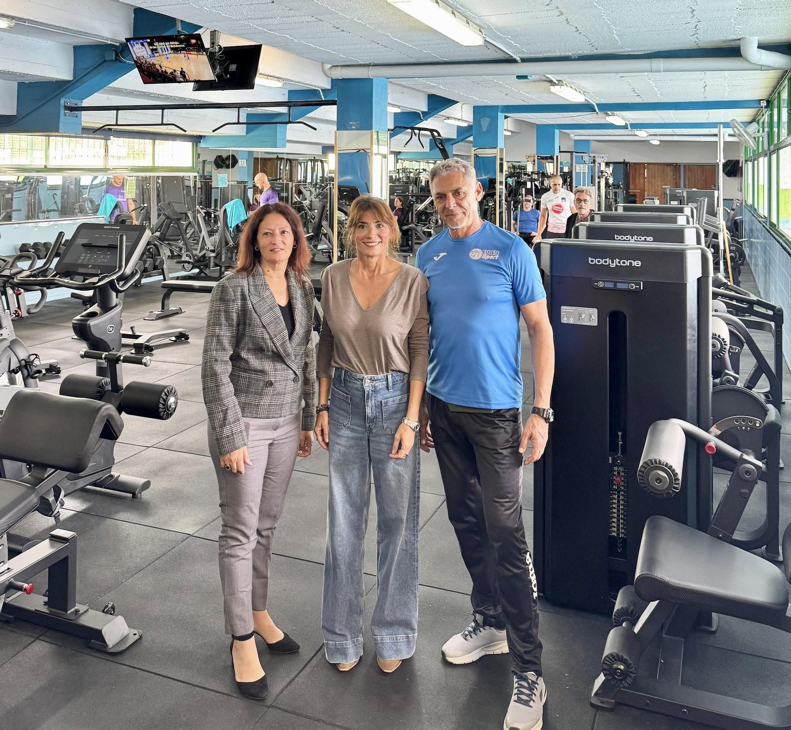 La visita institucional al gimnasio municipal de Las Lagunas.