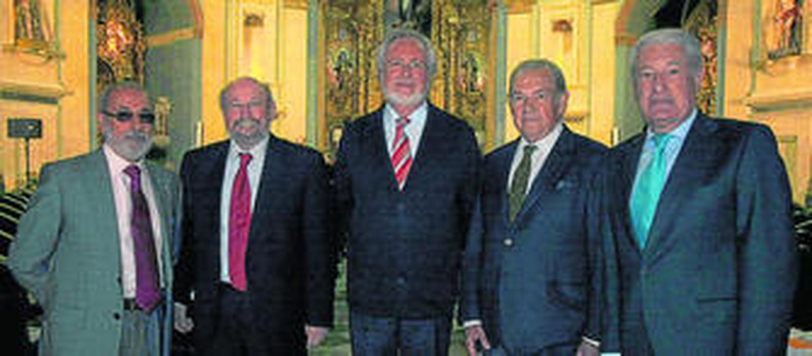 José Pedro Pérez Llorca (junto a su mujer), Abel Matutes, Josep Piqué y Ana Palacio, todos ex ministros de Exteriores.