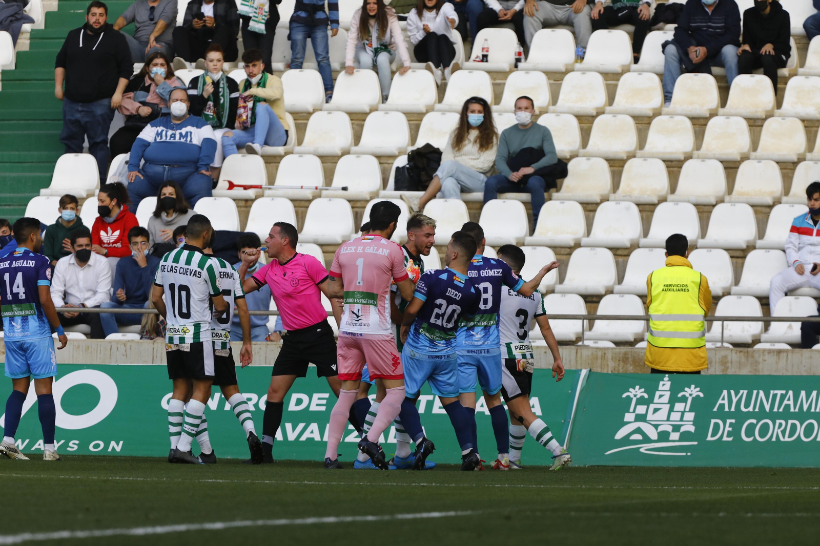 Las imágenes de la victoria del Córdoba CF ante el CD Coria