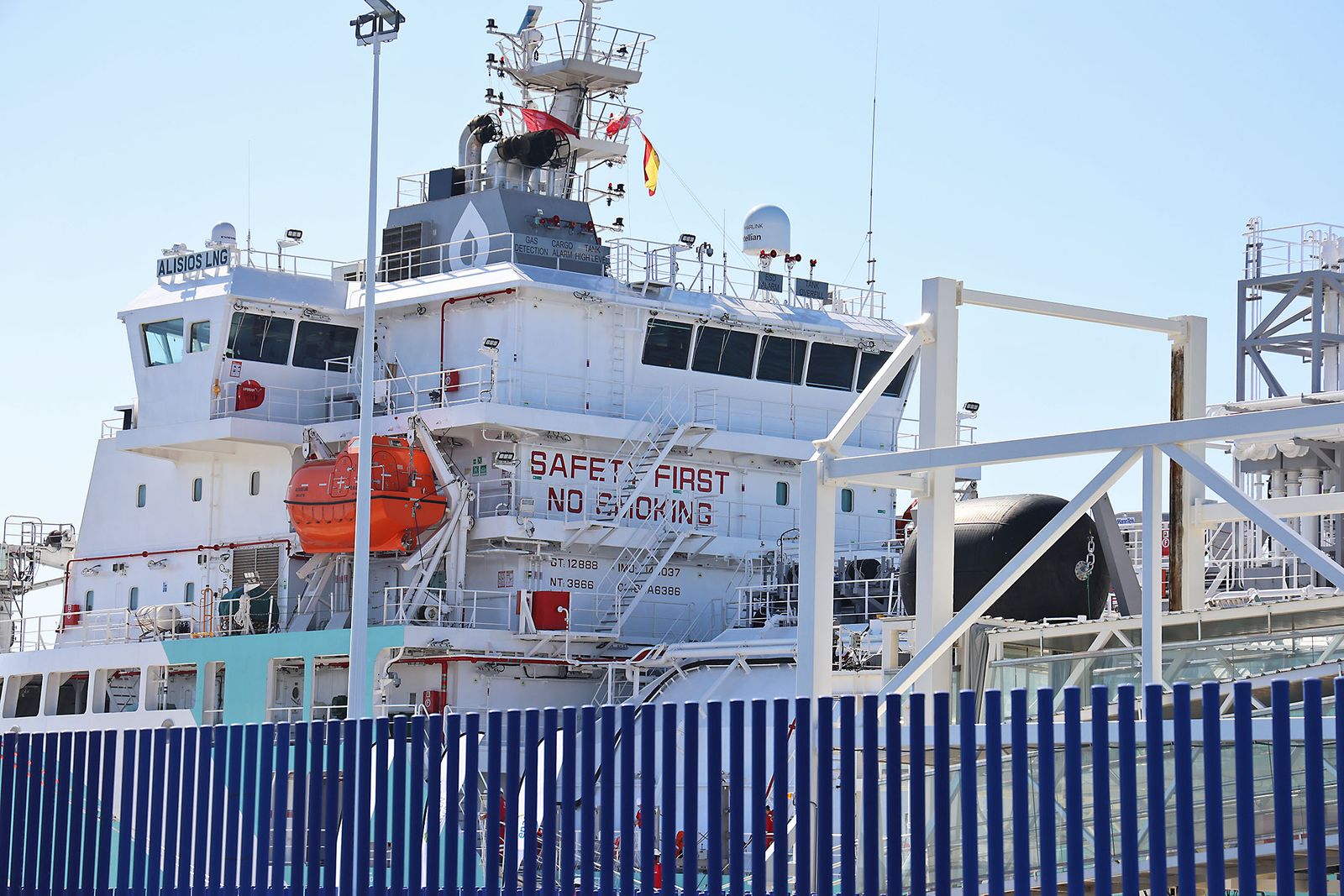 Las fotografías de la presentación del barco de bunkering de GNL y BioGNL 'Alisios LNG', de la filial de Enagás