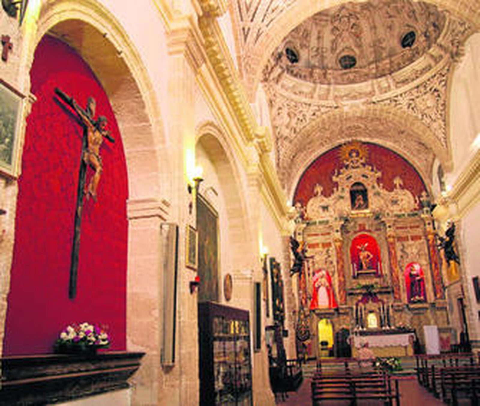 Interior de la capilla de la Aurora, que ha reabierto a los fieles tras las reformas.