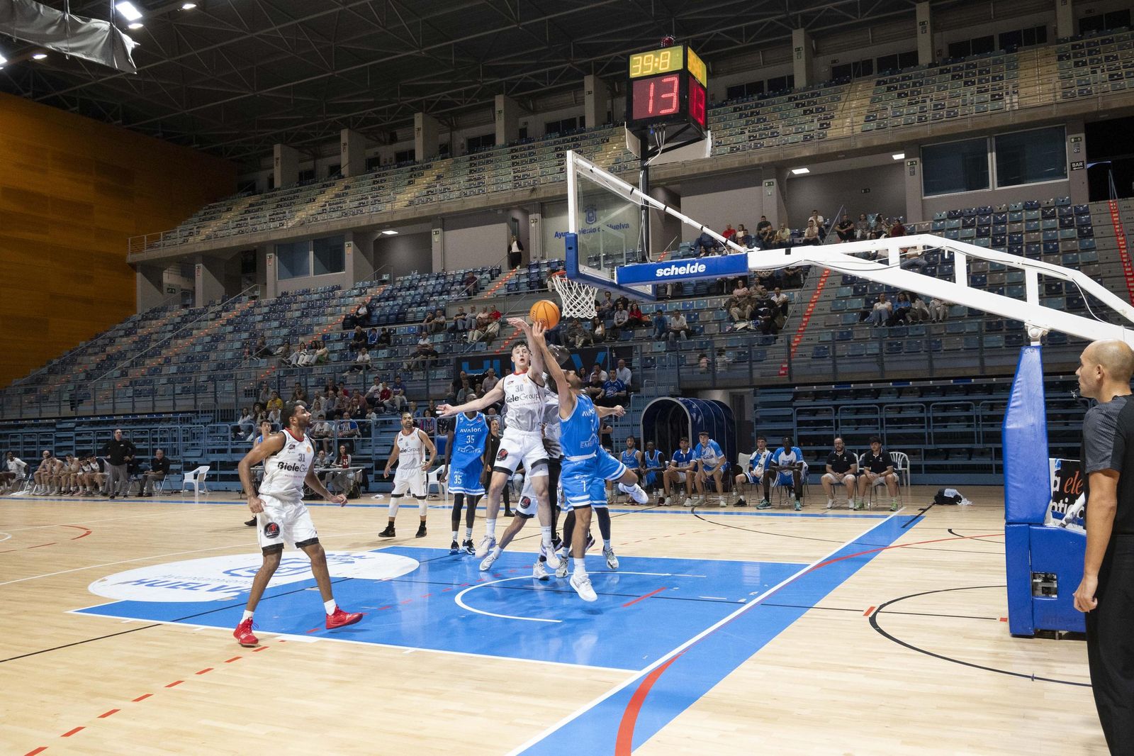 Imágenes del partido entre el Ciudad de Huelva y Biele ISB