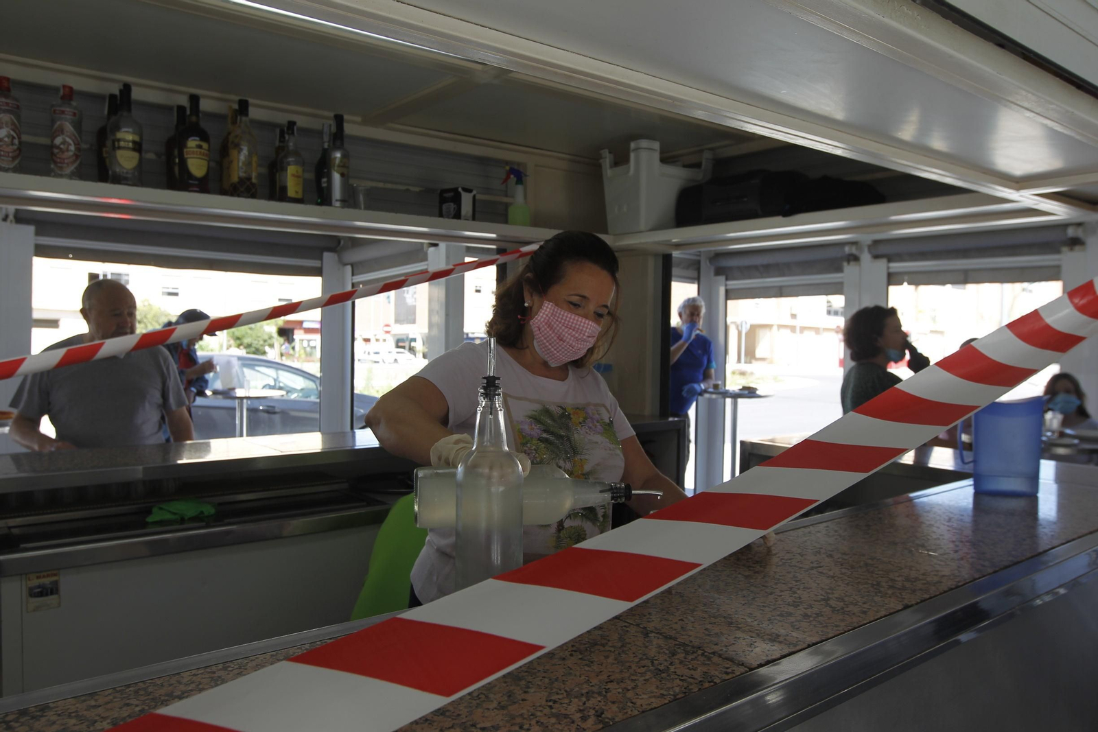 Primer día de apertura de la hostelería en Almería. Coronavirus-COVID-19