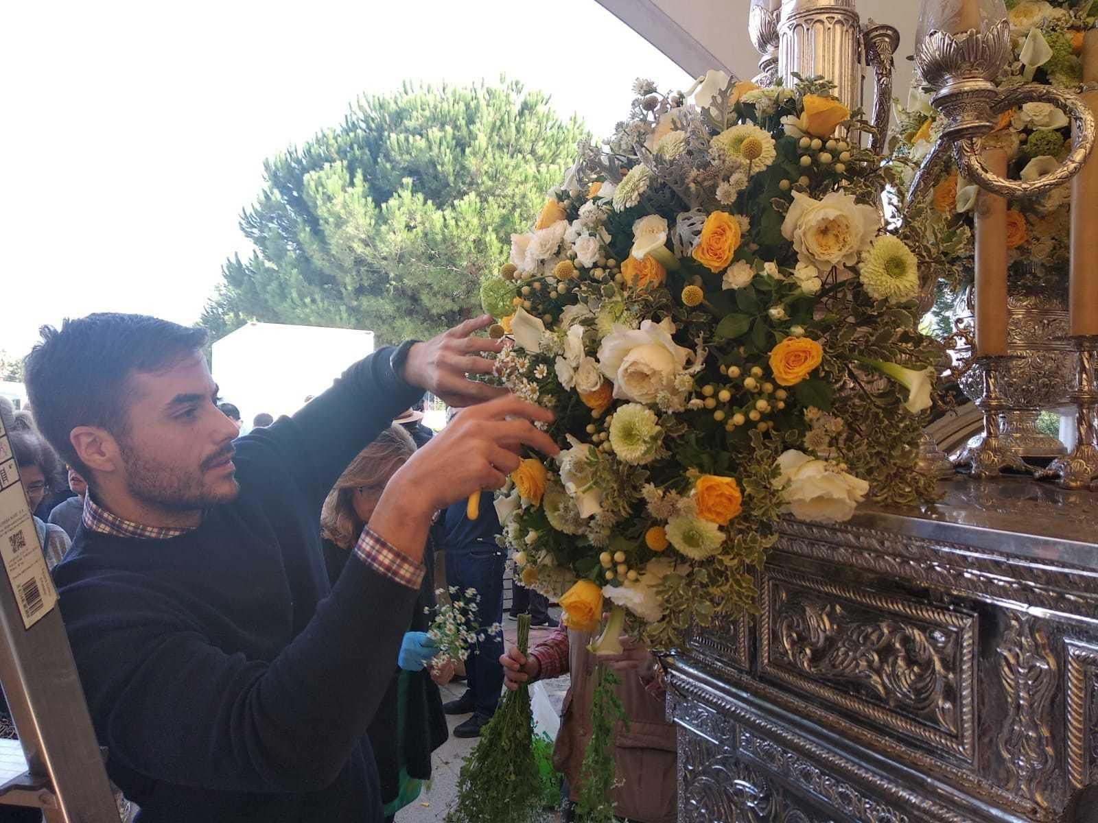 La preparación de las carretas para la procesión Magna