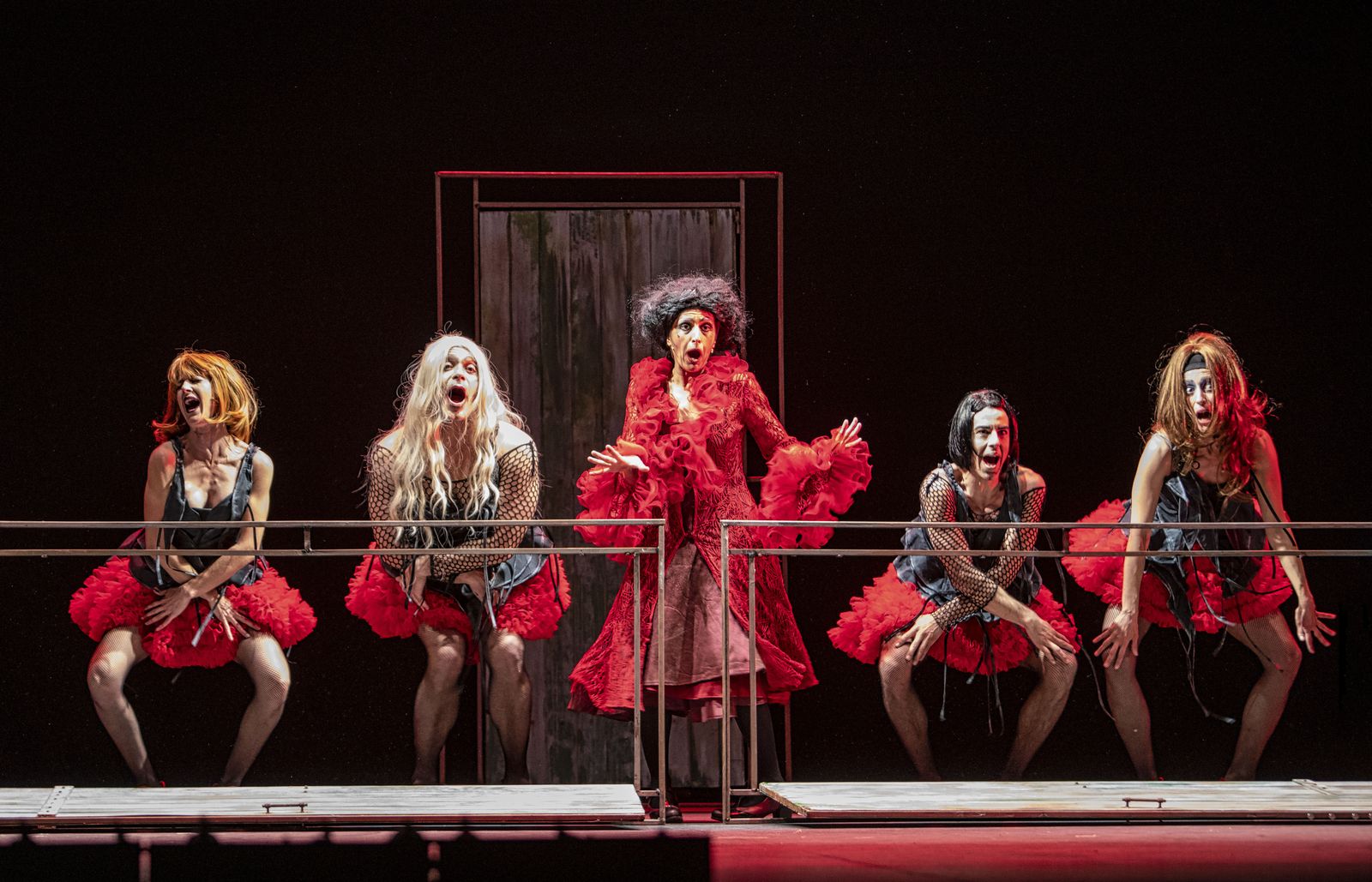 Un momento de la representación de 'El avaro' de Atalaya.