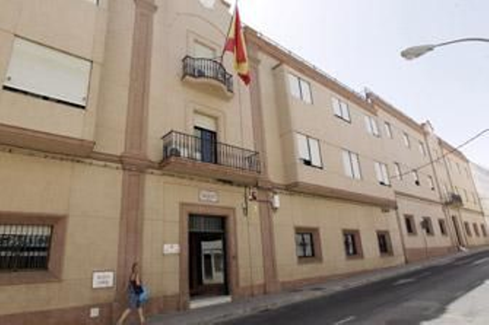 Defensa sigue de retirada en Jerez