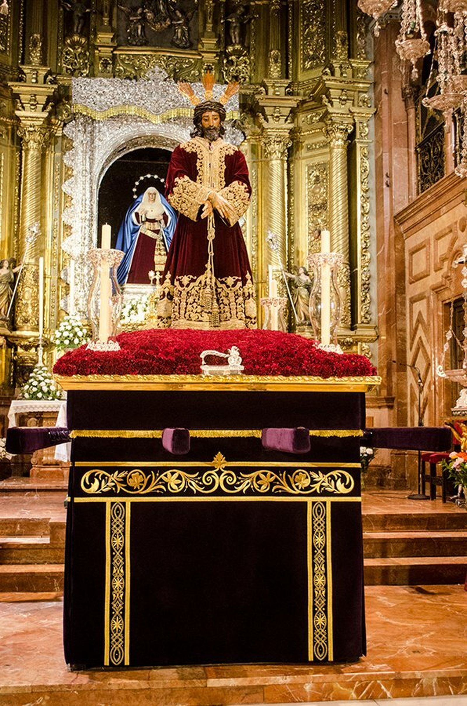 El Señor de la Sentencia en sus andas.