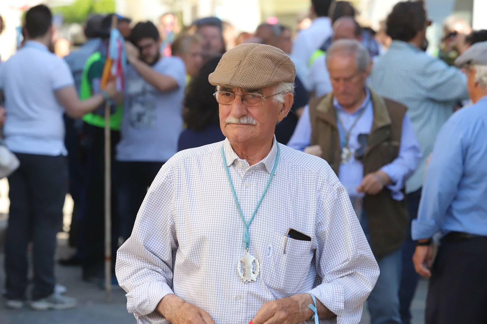 Imágenes de los presos de la cárcel de Huelva en su camino hacia El Rocío