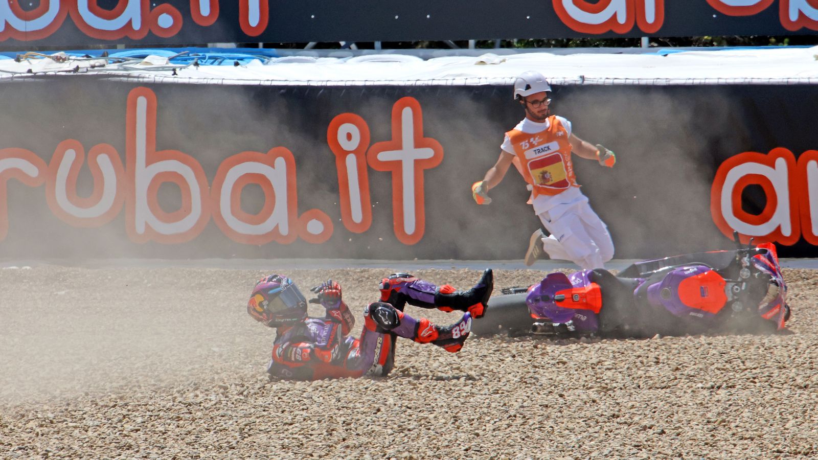 Imágenes de las caídas en las carreras del GP España en Jerez