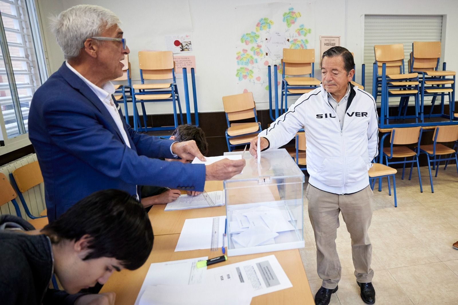 Fotos: así está votando Granada en el inicio de las elecciones municipales