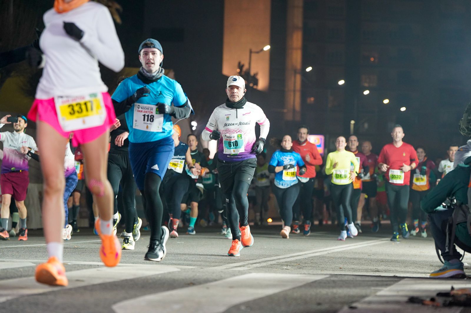 En imágenes: búscate en tu llegada a meta de la Carrera de San Antón 2026 (13)