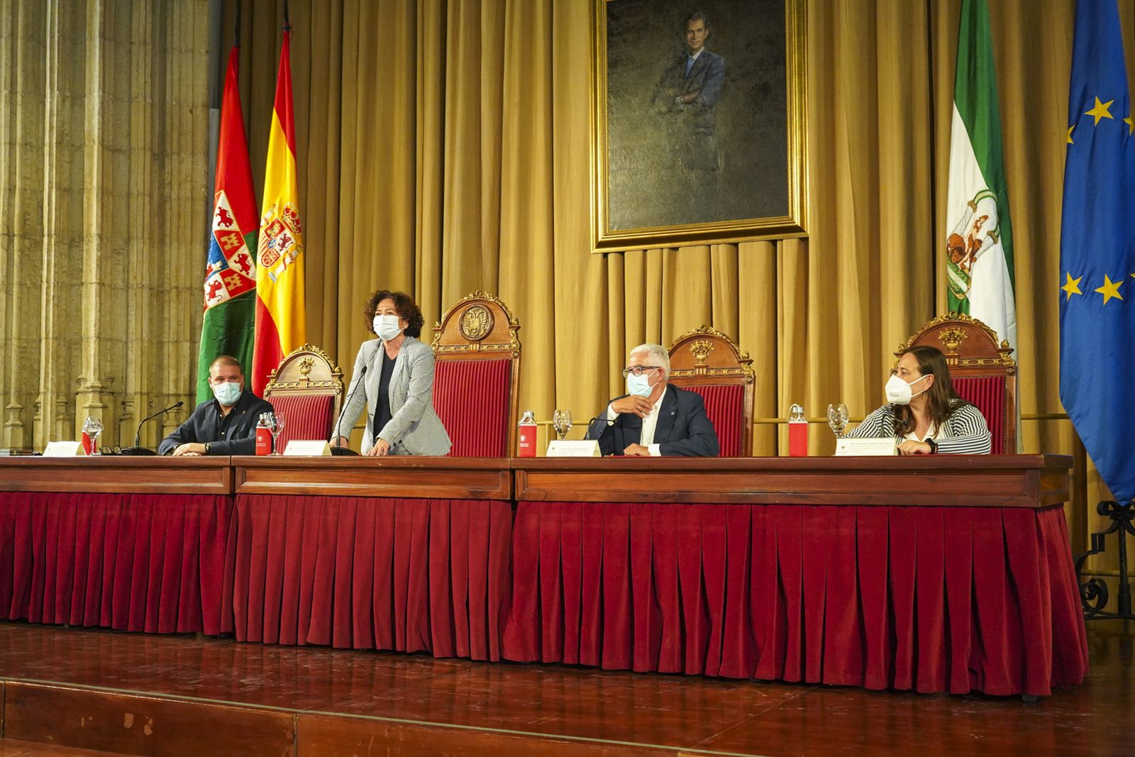 Fotos: estos son los 30 mejores estudiantes de selectividad en Granada homenajeados por la UGR