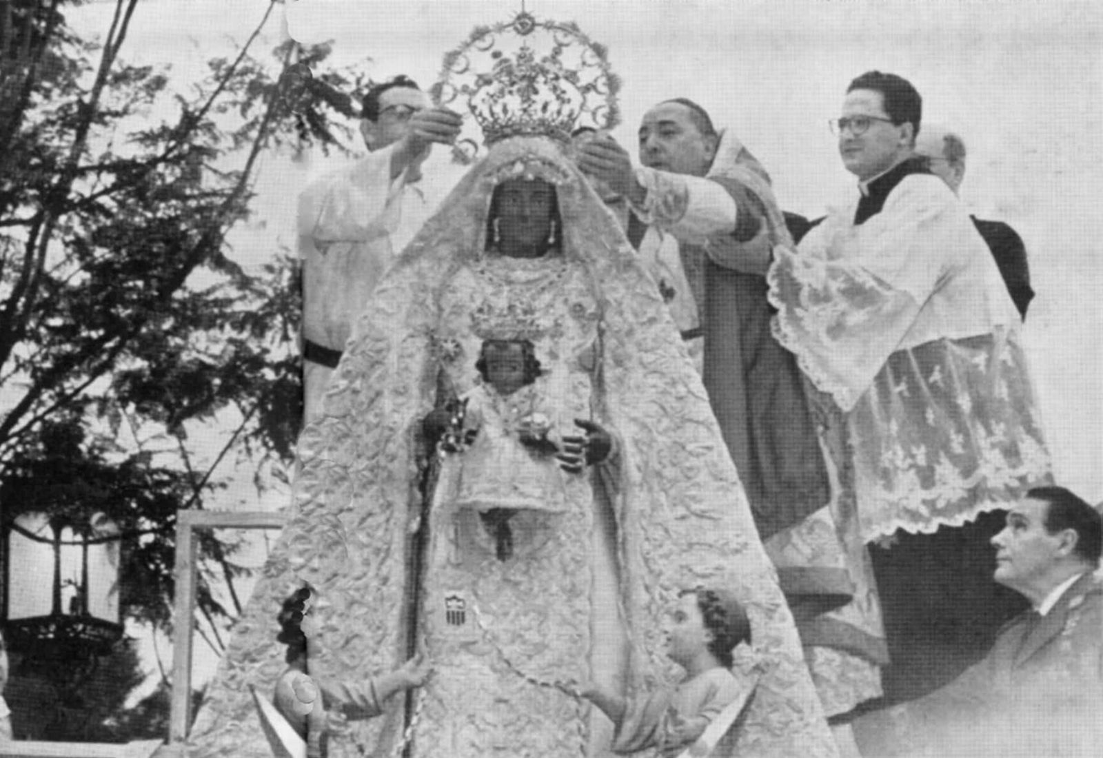 Momento de la Coronación de Nuestra Señora de la Merced.