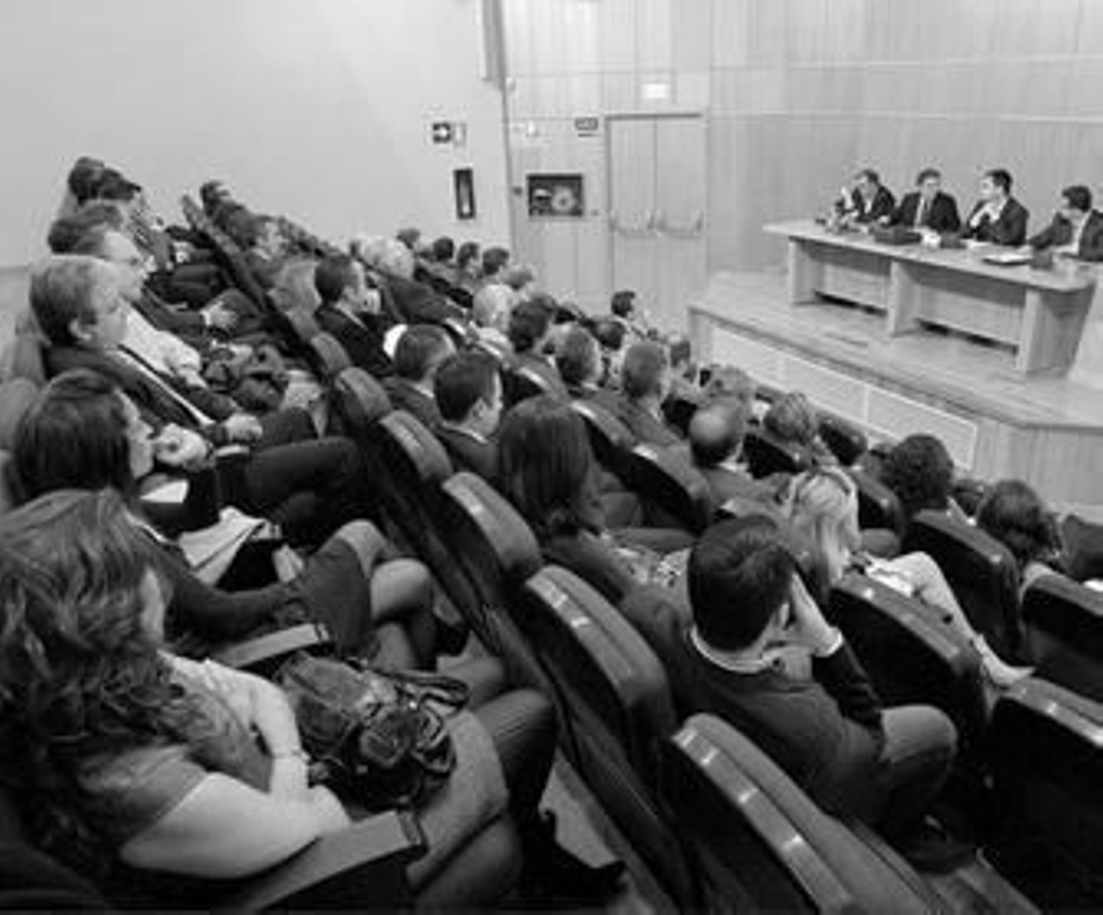 Representantes del Colegio Oficial celebraron su asamblea anual en el 'Millán Picazo'.