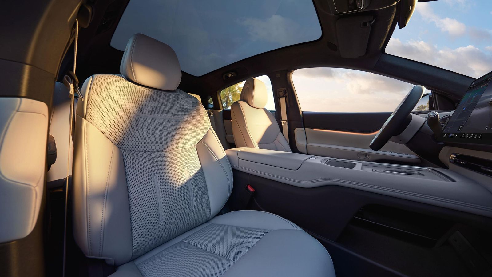 El nuevo G6 estrena buena parte de los elementos que conforman su interior, salpicadero incluido. El nuevo G6 estrena buena parte de los elementos que conforman su interior, salpicadero incluido.