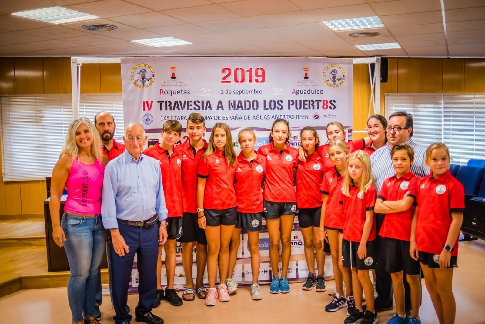 Presentación de la prueba a nado.