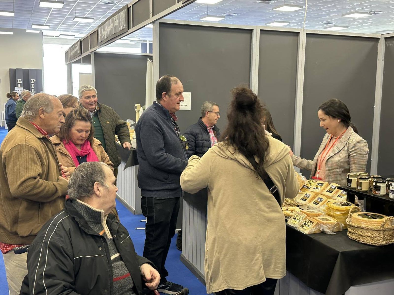 Un recorrido en imágenes por la Feria del Queso de Los Pedroches en Hinojosa del Duque