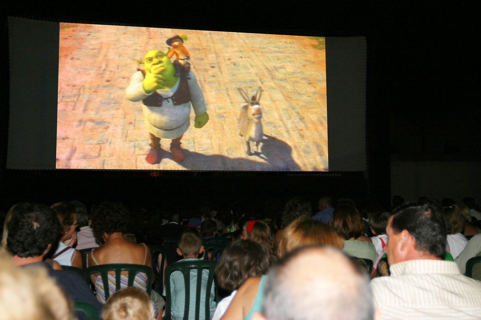 Hasta el 30 de agosto se exhibirán las películas en el cine de verano en el Distrito Sur.