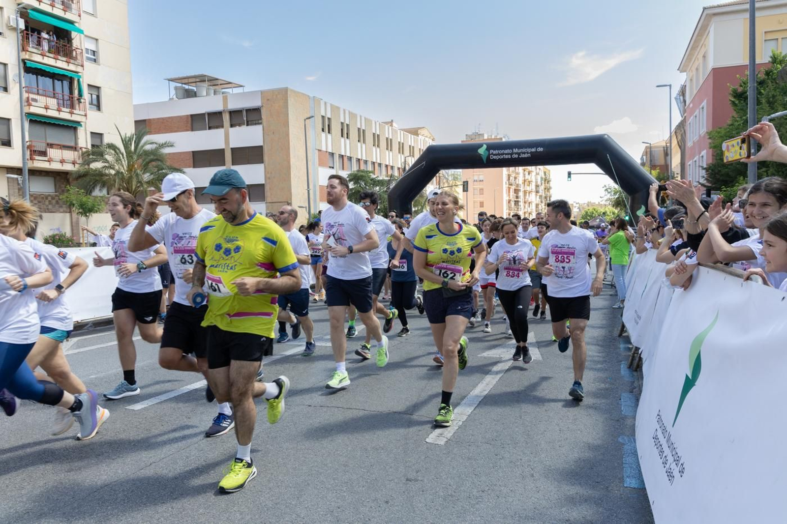 En imágenes: Éxito de participación en la  XXVII Carrera Popular 'Educación por el Deporte'  de Maristas