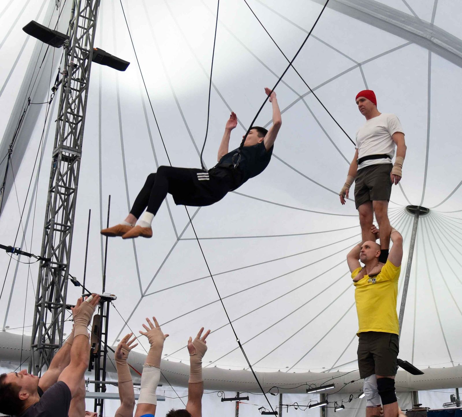 Ensayos y preparativos para el estreno del Circo del Sol en Sevilla 2026