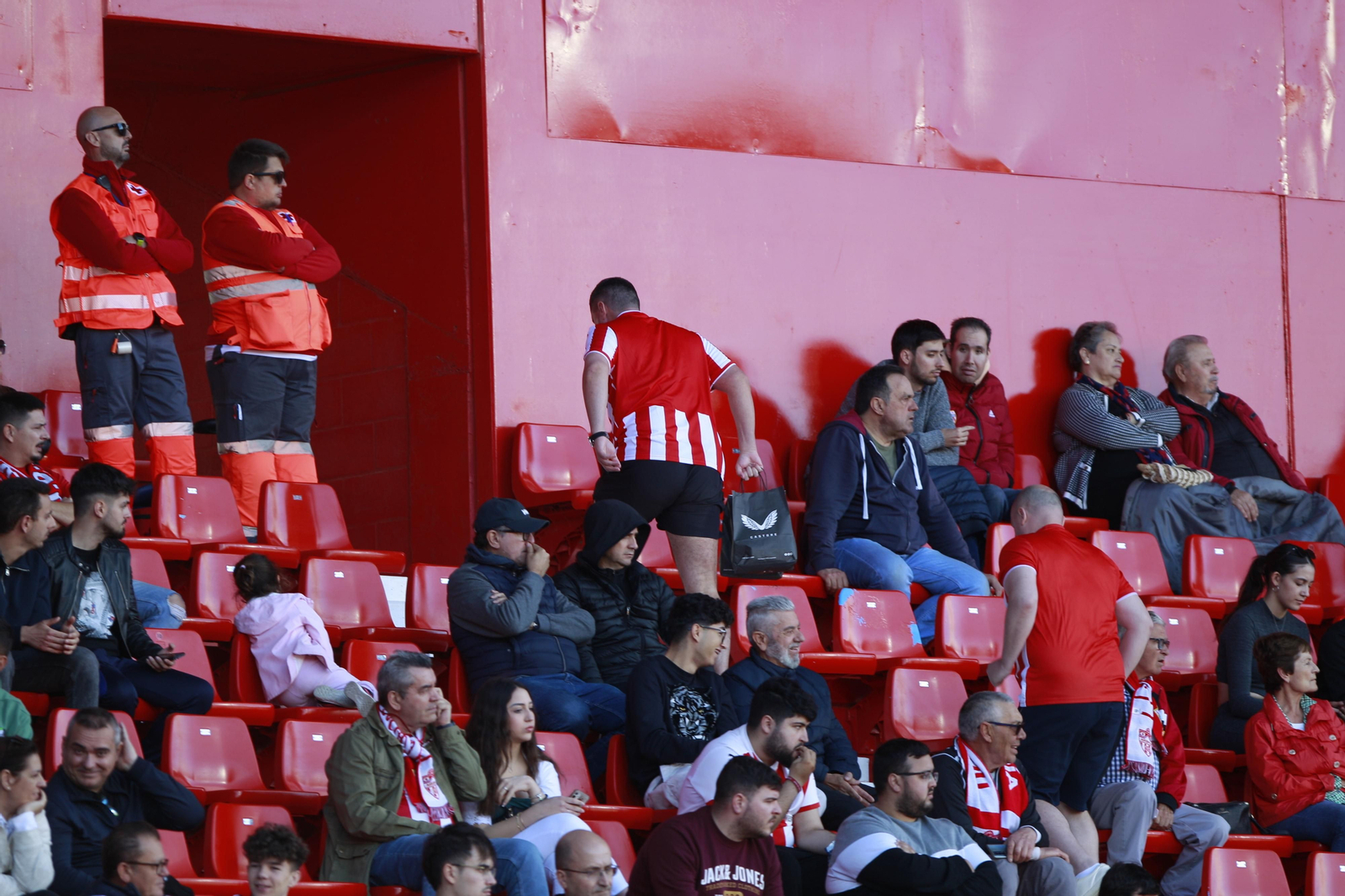 Las imágenes del triste descenso de la UDA ante el Getafe