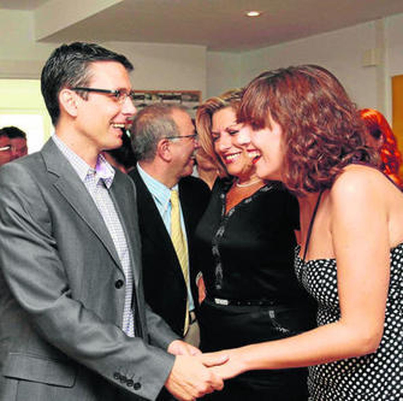 Paco Cuenca, junto a su compañera sentimental, el día que fue nombrado candidato.