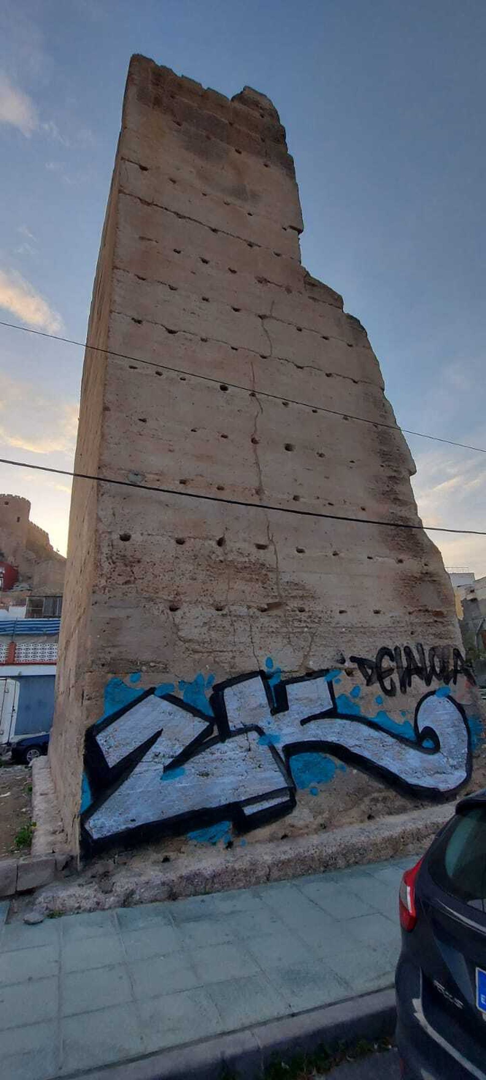 Imagen de uno de los torreones.