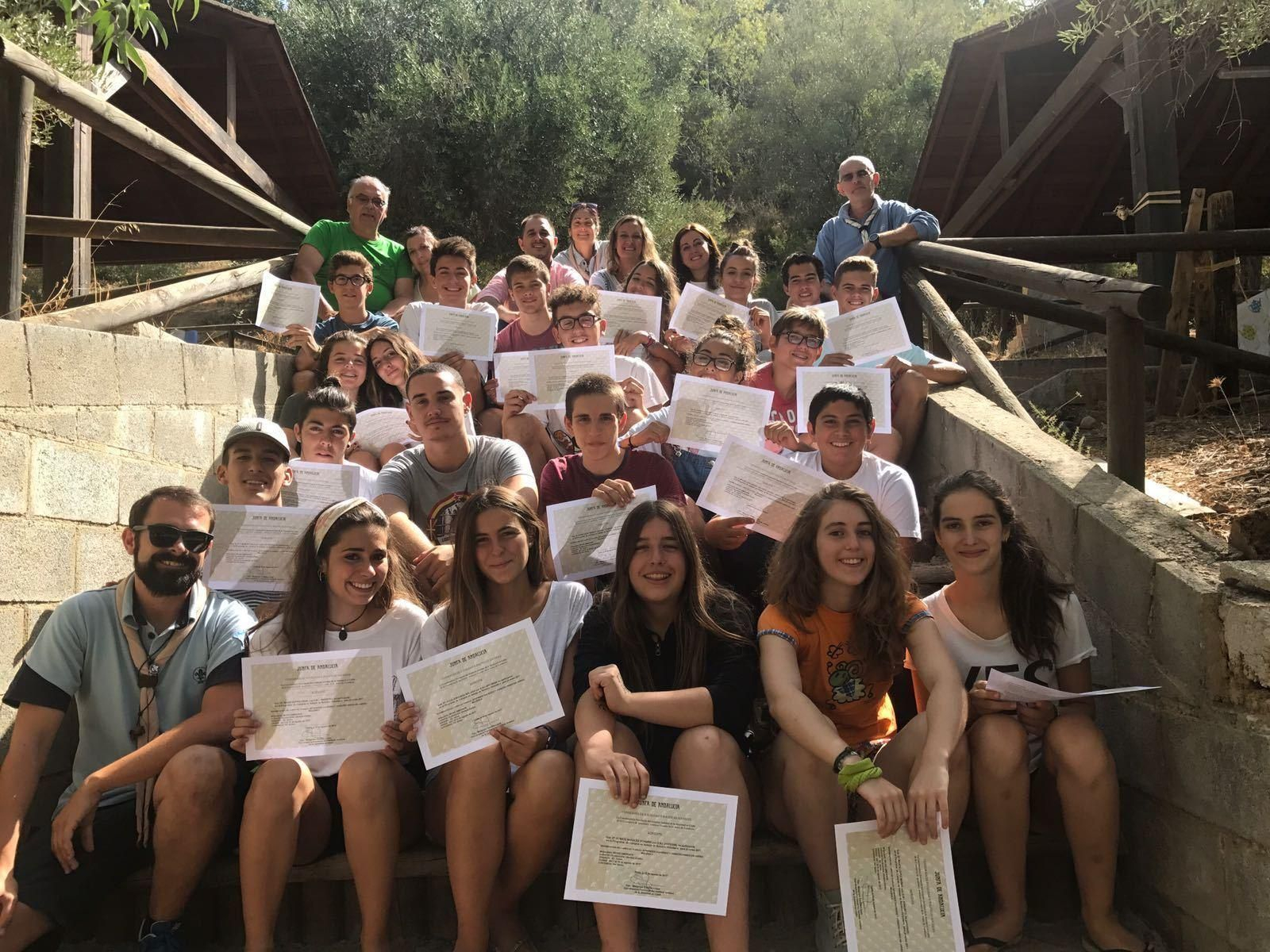 Los voluntarios han hecho tareas de adecuación en los senderos de las zonas de acampada.