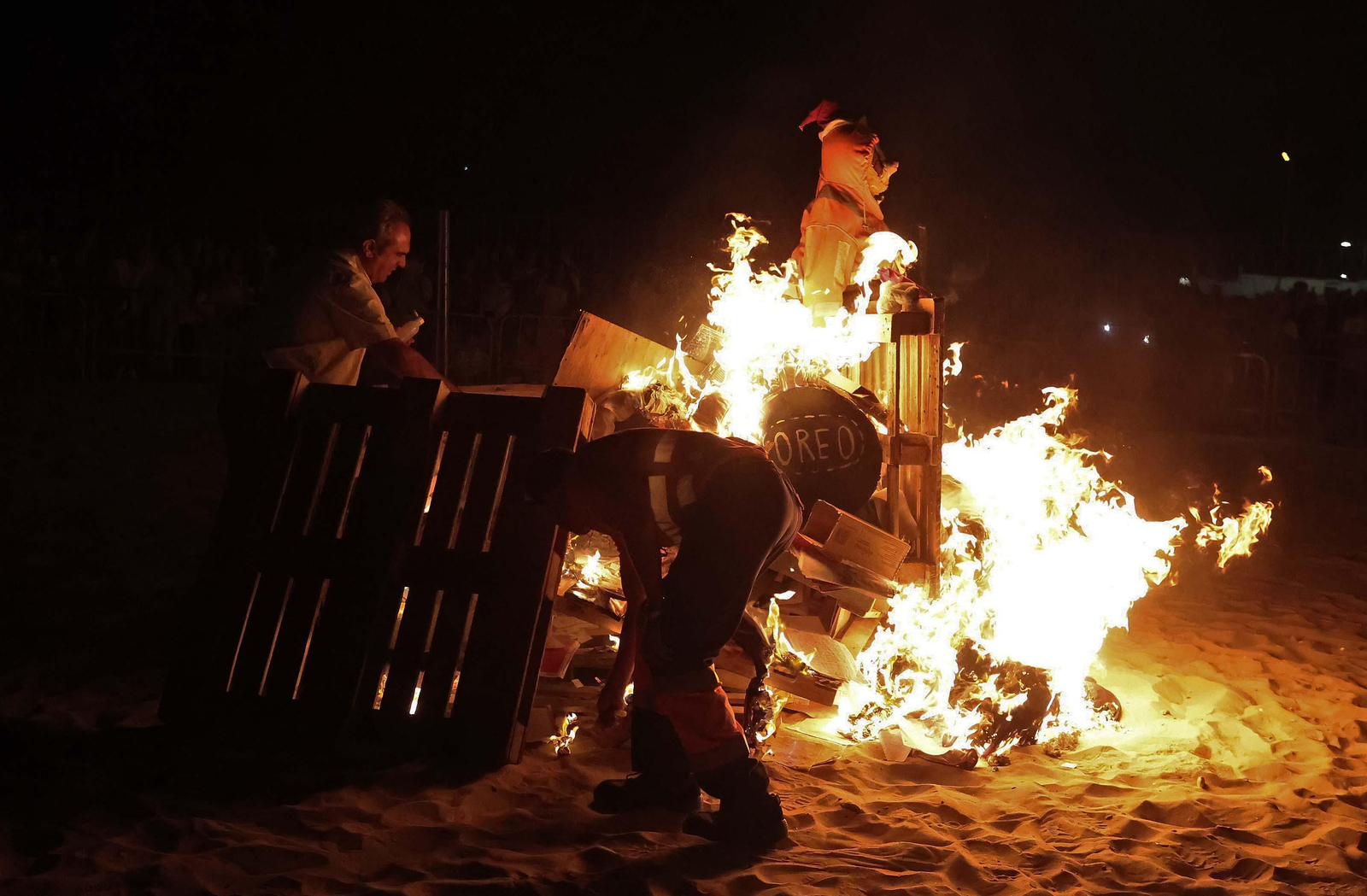 Fotos de la noche de San Juan en la playa de Getares