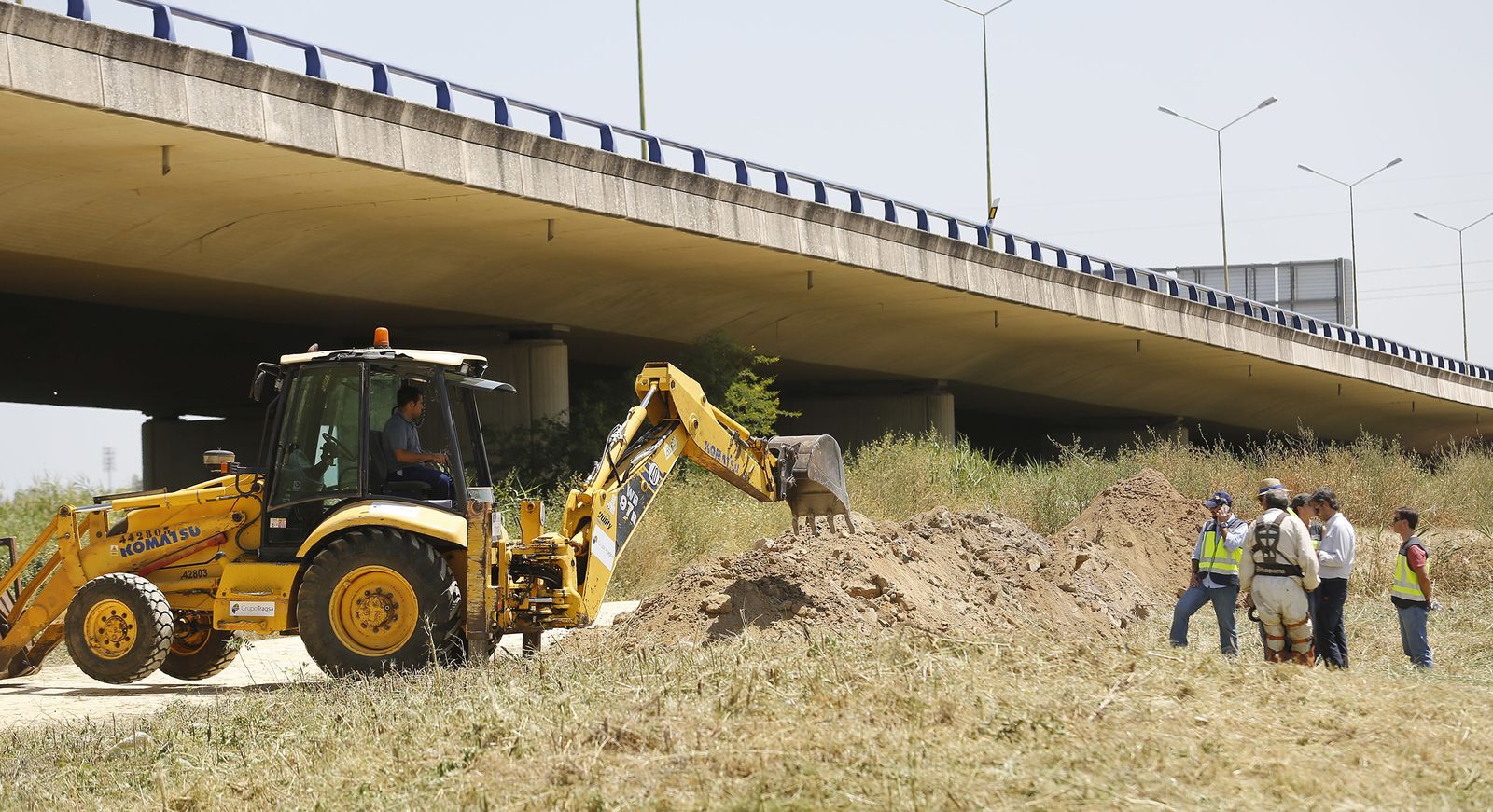 La búsqueda de Marta del Castillo bajo el puente del Alamillo, en imágenes
