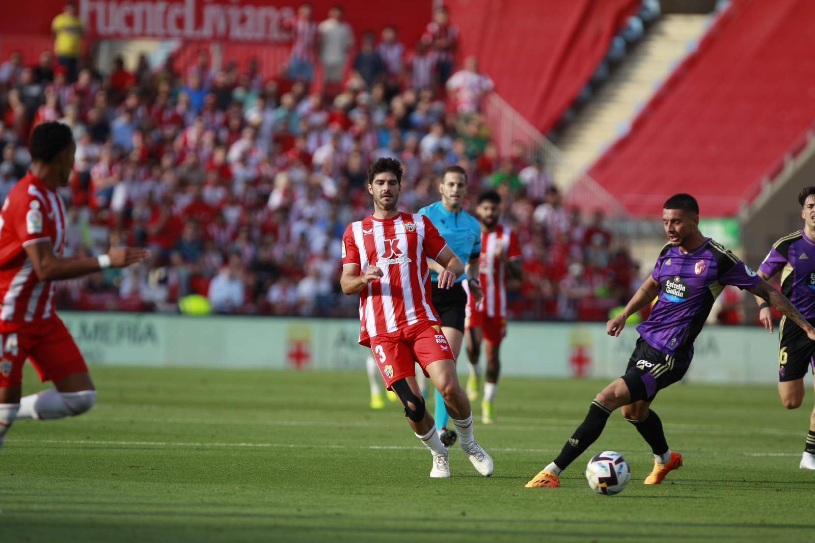 Imágenes del partido U.D. Almería-Real Valladolid C.F.