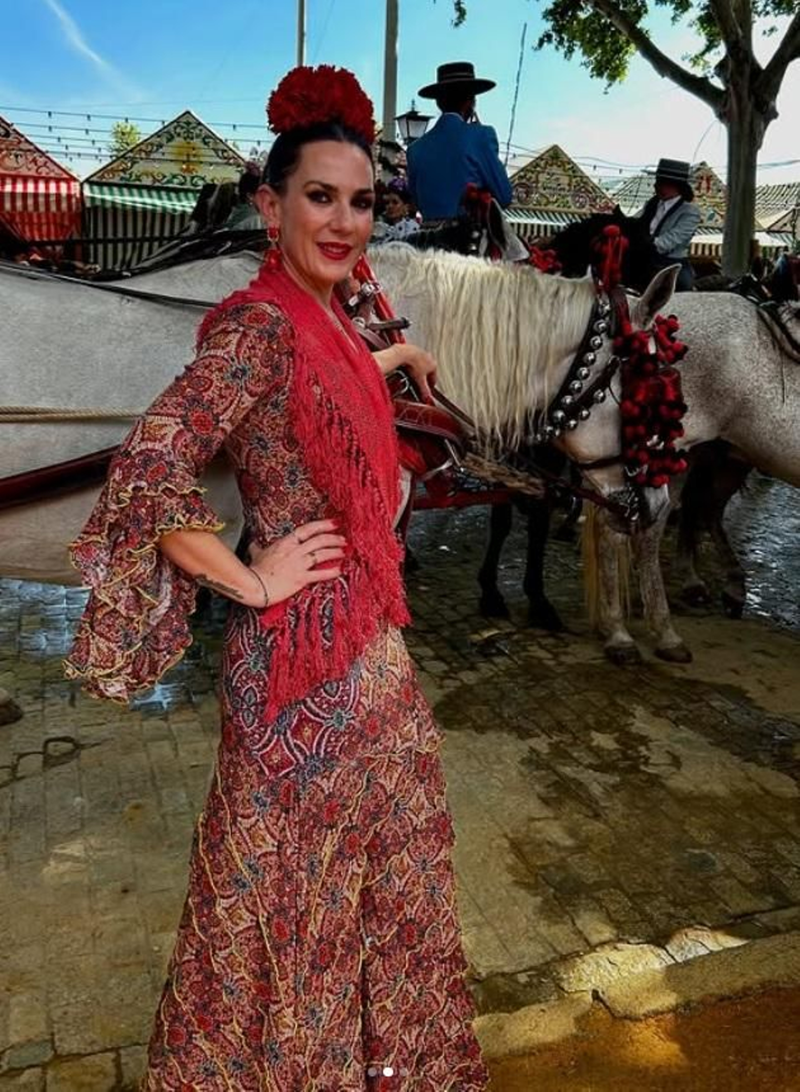 Tala Álvarez Pareja Obregón vestida de flamenca en la Feria de Abril.