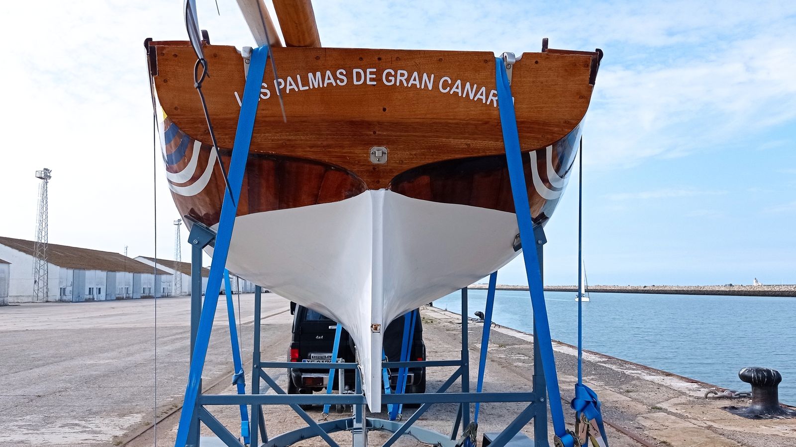 El barco enviado por la Federación de Vela Latina Canaria.