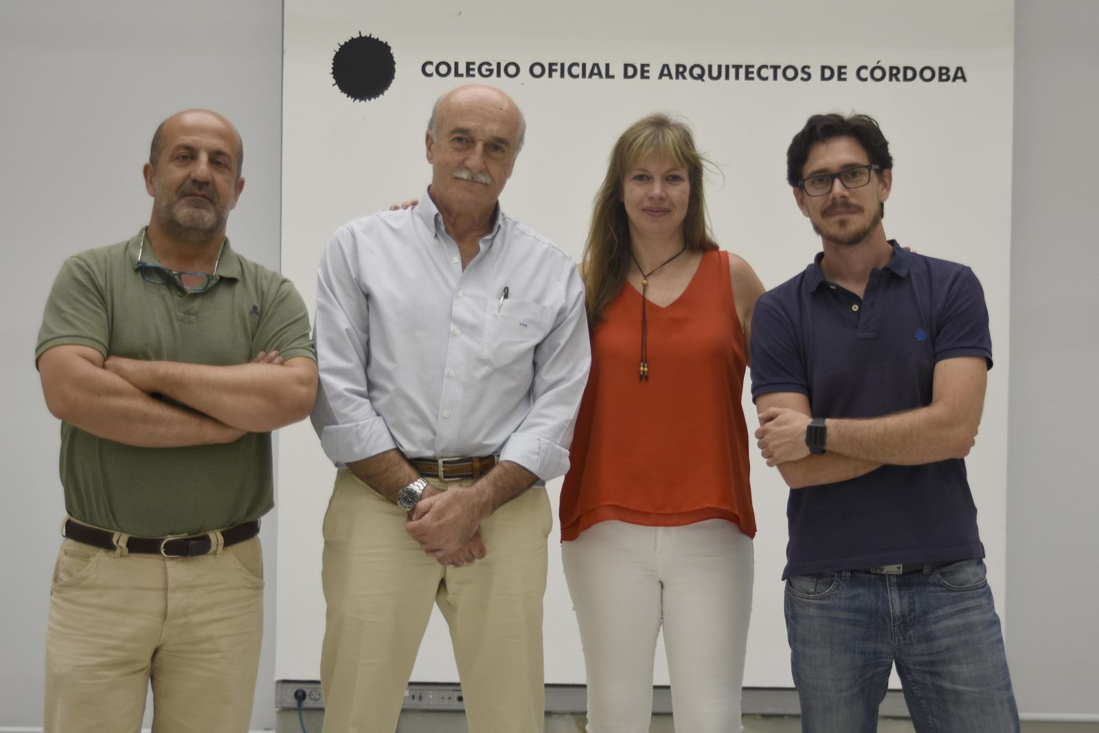 Juan Eusebio Benito, con su equpio, ayer en el Colegio de Arquitectos.