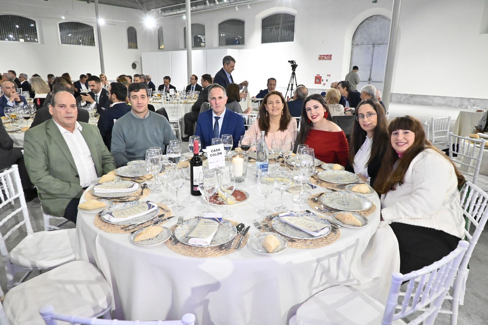 Imágenes de los invitados a la gala de los  37 premios Onubenses del Año