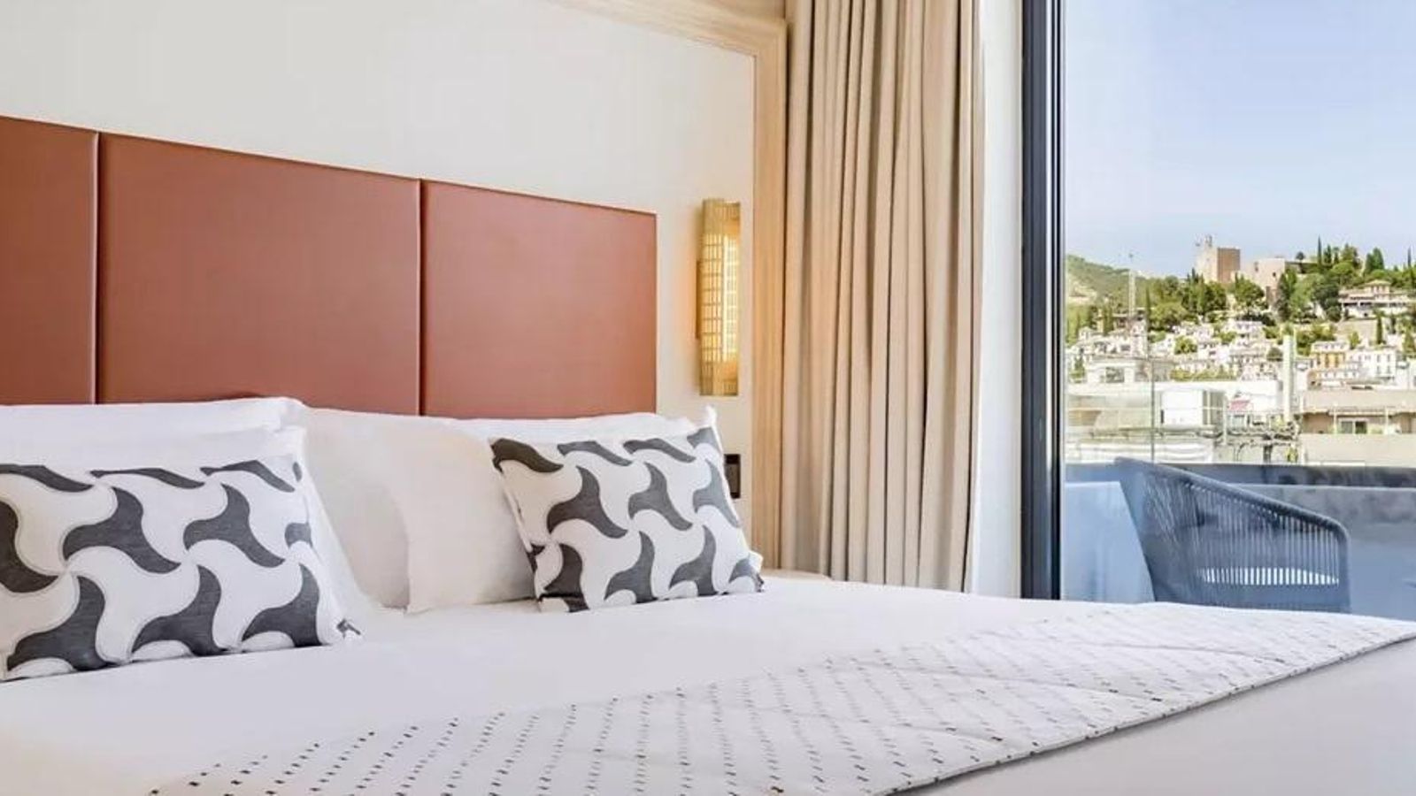 Habitación renovada del Carmen.