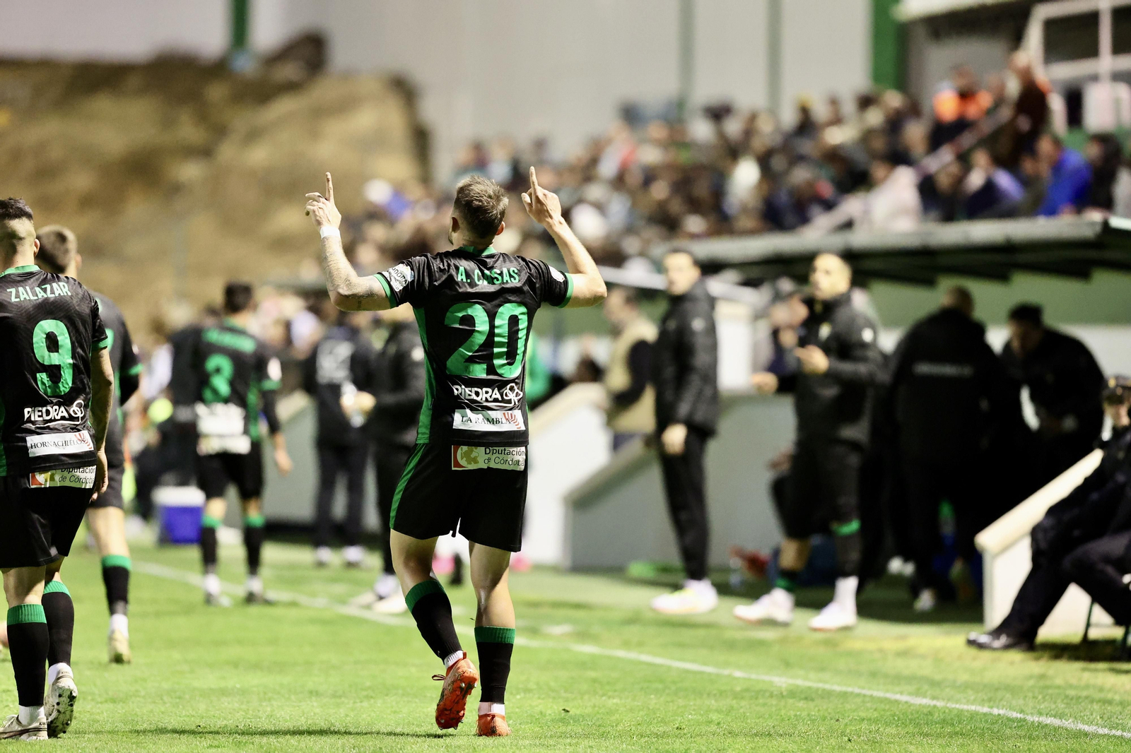 Las mejores fotos del ambiente en El Maulí para el Antequera - Córdoba CF