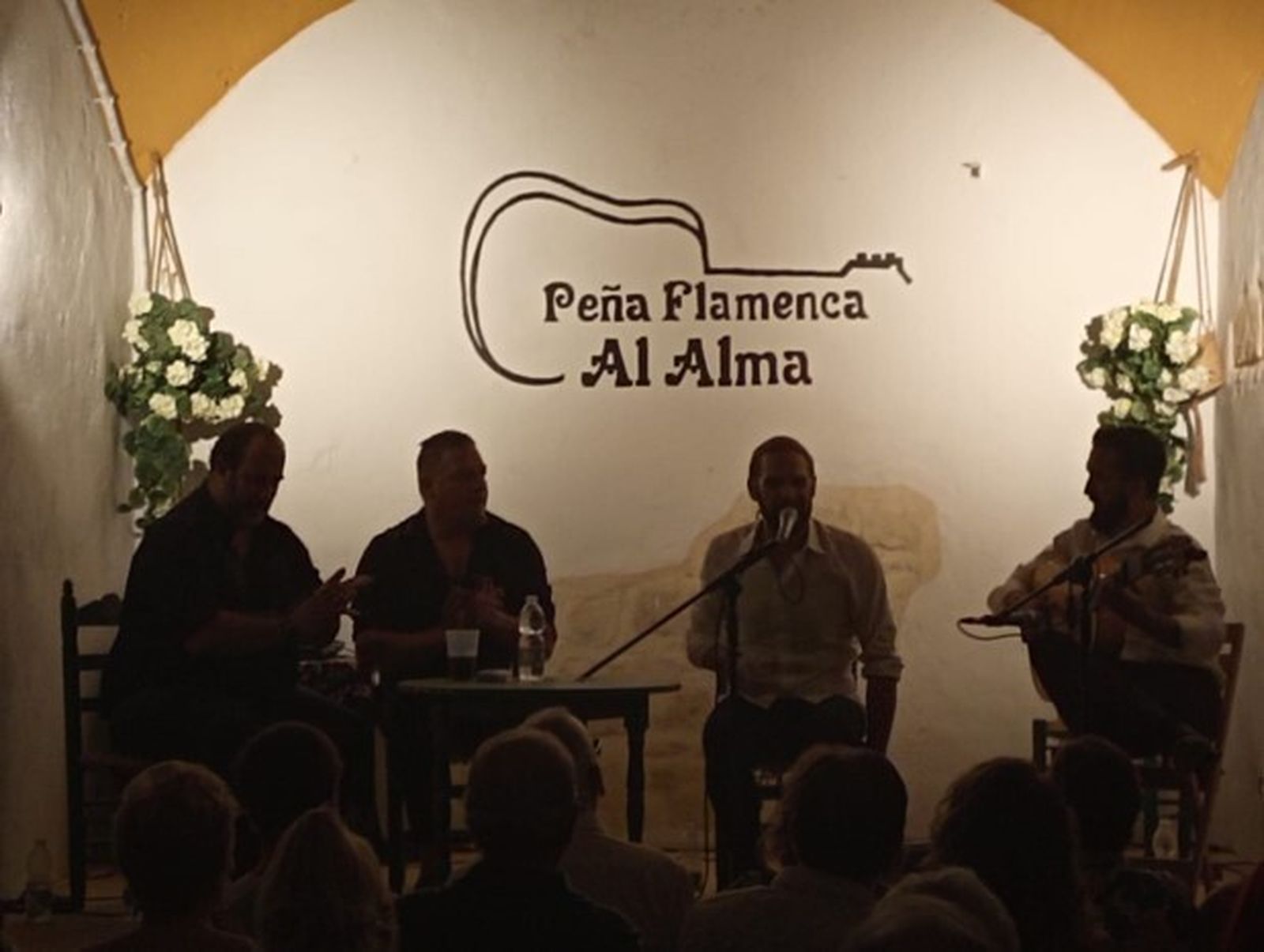 Una imagen de la actuación del Wilo en la peña Al Alma.